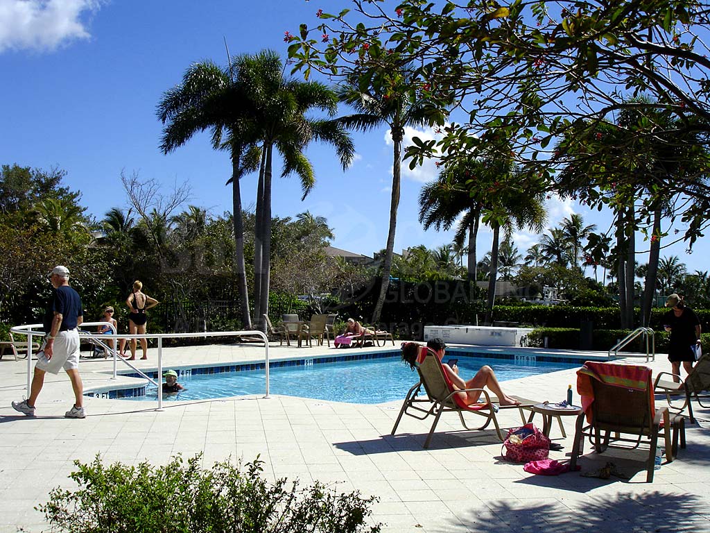 Bocilla Island Club Community Pool